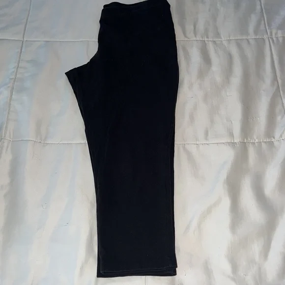 🖤New York & Co black cropped leggings. Size L🖤 - Picture 2 of 7